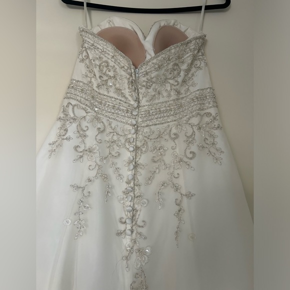 Mori Lee Beaded Wedding Gown Size 12 Sweetheart A-Line Cathedral Train bustle - Picture 7 of 16